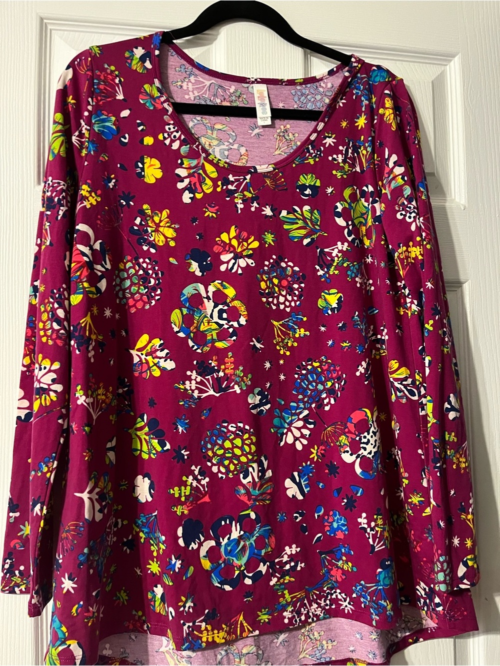 Women's Floral Long-Sleeve Scoop Neck Top - Magenta LulaRoe long sleeve